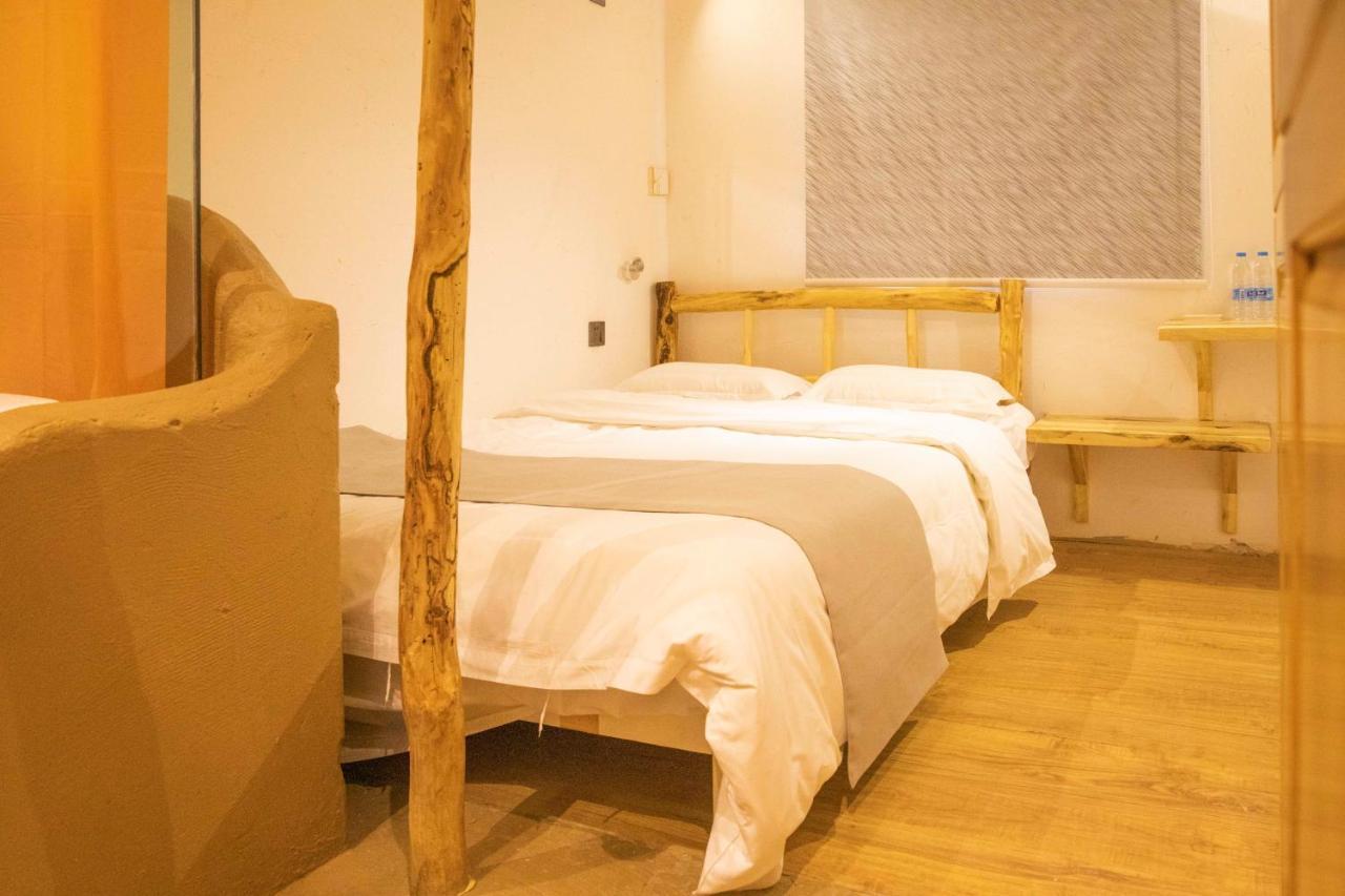 Right Here Hotel Dunhuang Esterno foto