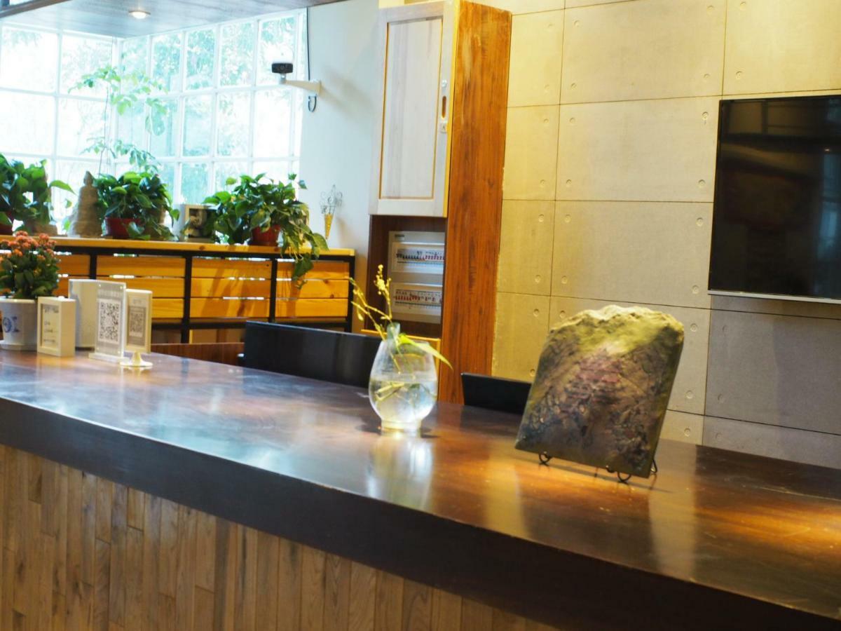 Right Here Hotel Dunhuang Esterno foto