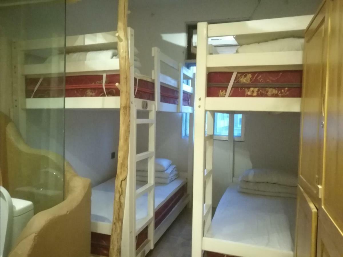 Right Here Hotel Dunhuang Esterno foto