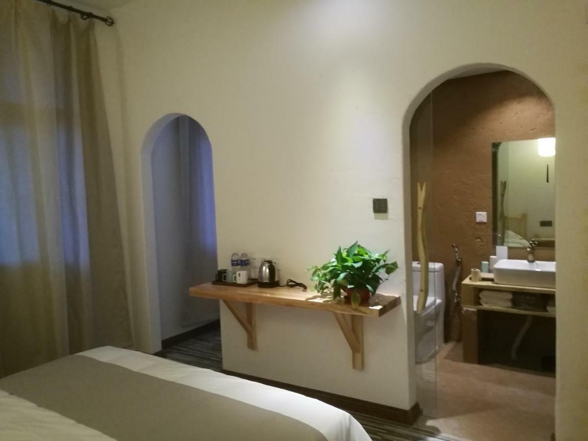 Right Here Hotel Dunhuang Esterno foto