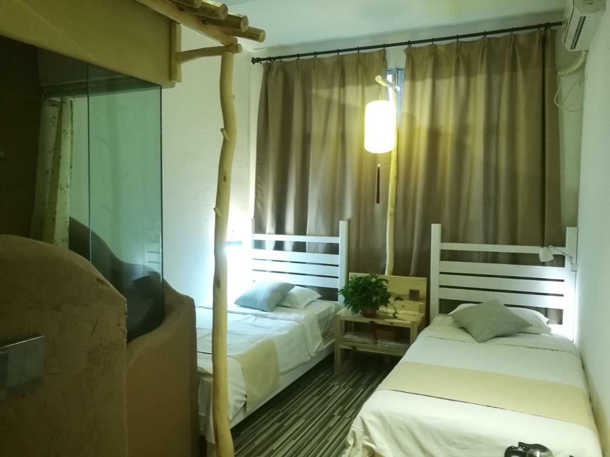 Right Here Hotel Dunhuang Esterno foto