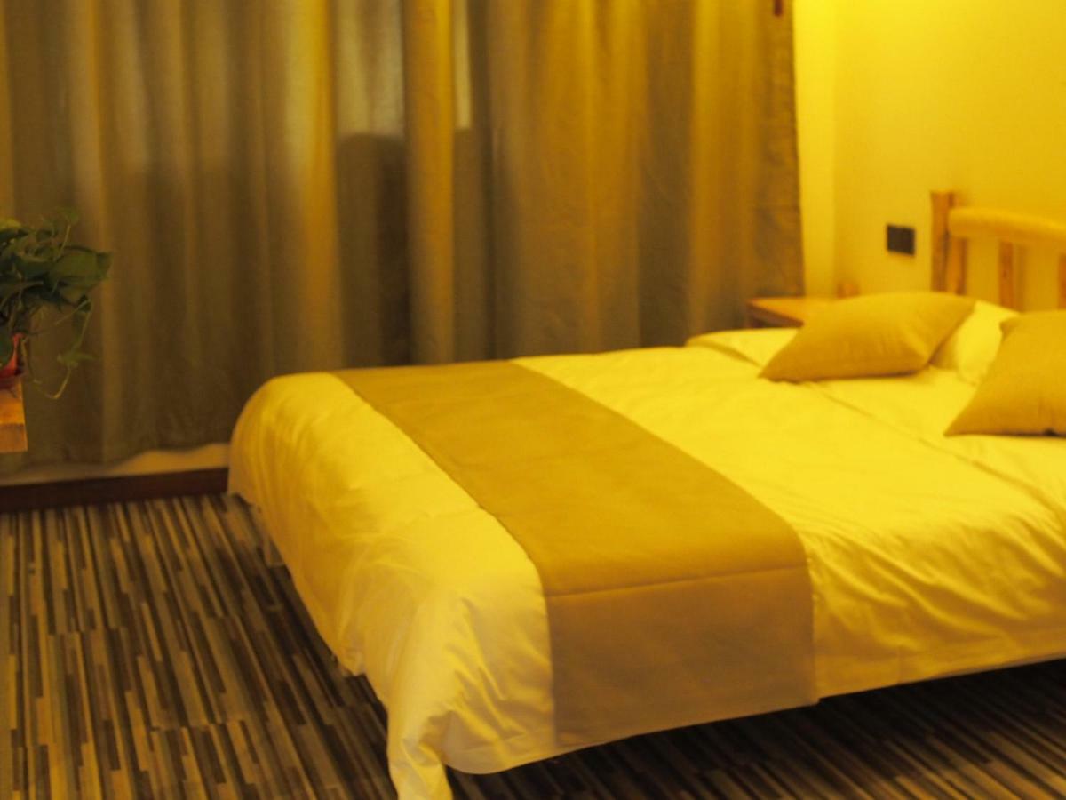 Right Here Hotel Dunhuang Esterno foto